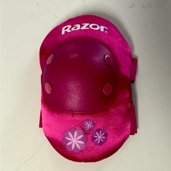 Razor - Pink Youth Knee and Elbow Pads Set - Great Condition! - Picture 4 of 5